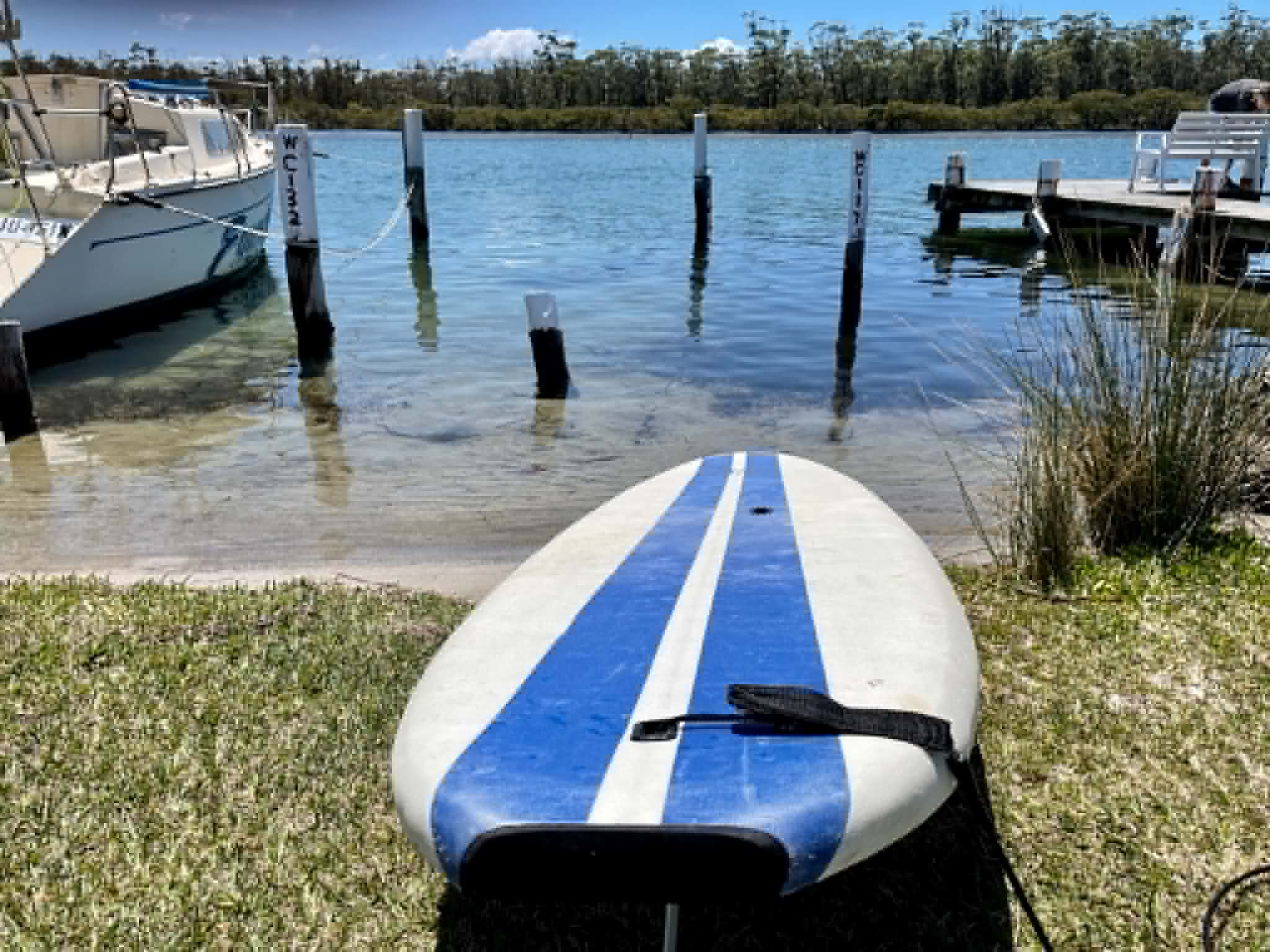 Riverbank Cottage Waterfront Escape