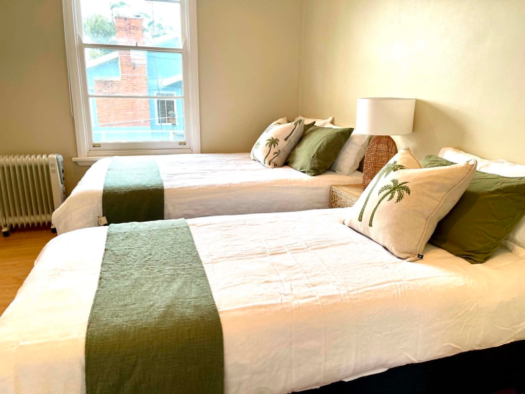 Riverbank Cottage Waterfront Escape