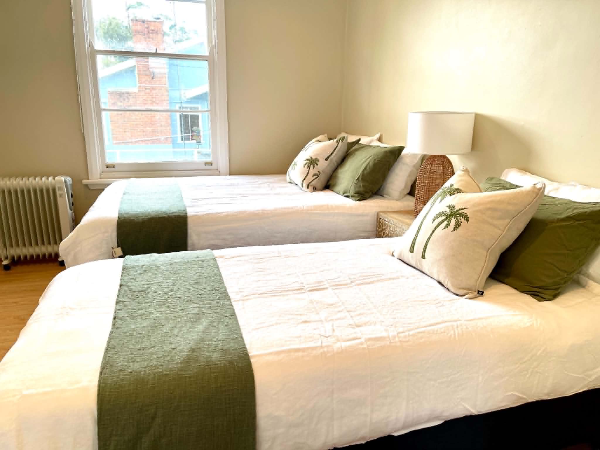 Riverbank Cottage Waterfront Escape