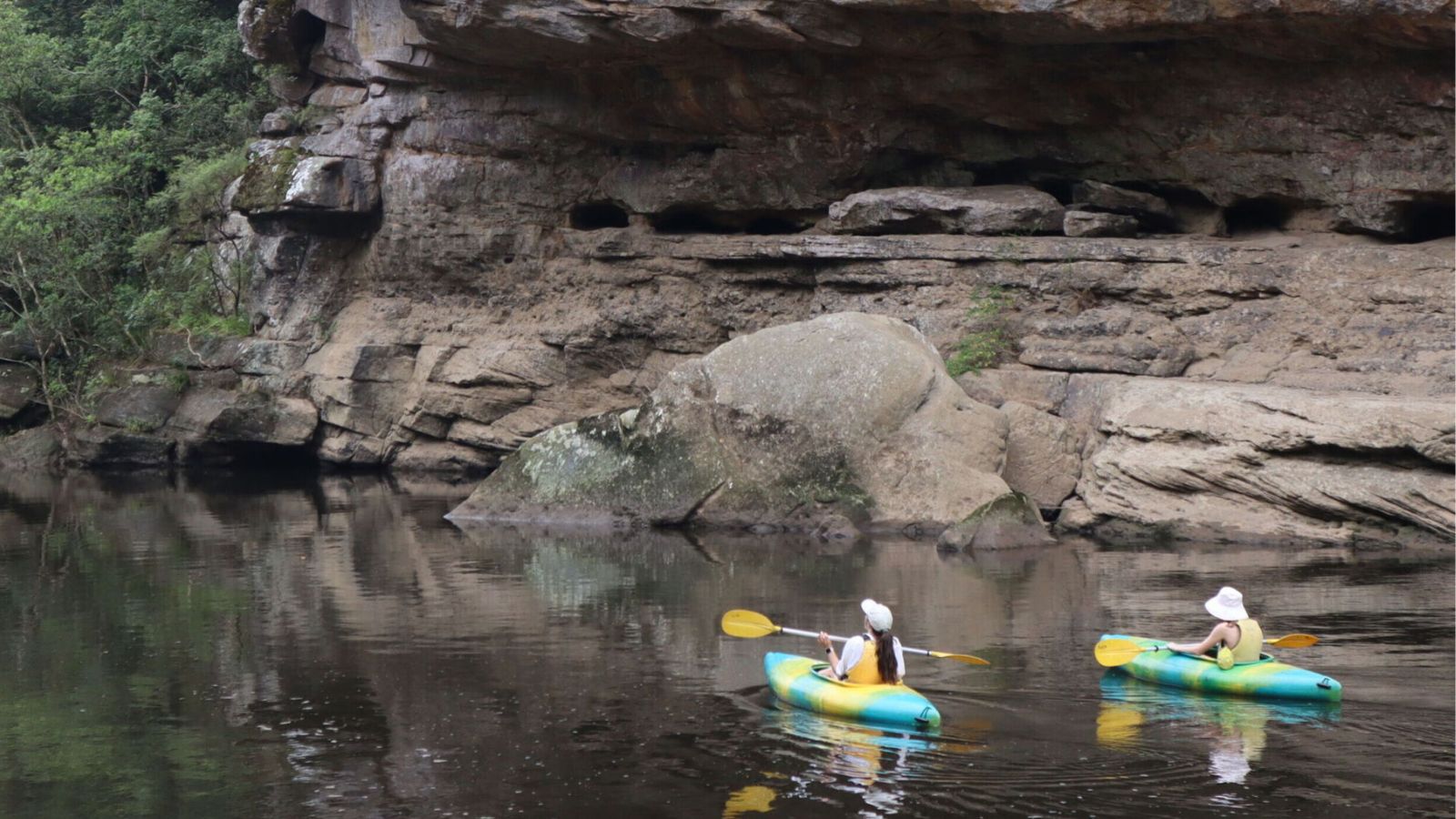 Kangaroo Valley Kayak, Dine & Stay Adventure