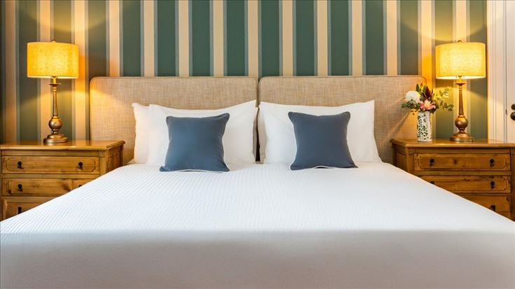 Ghost Tour & Boutique Stay